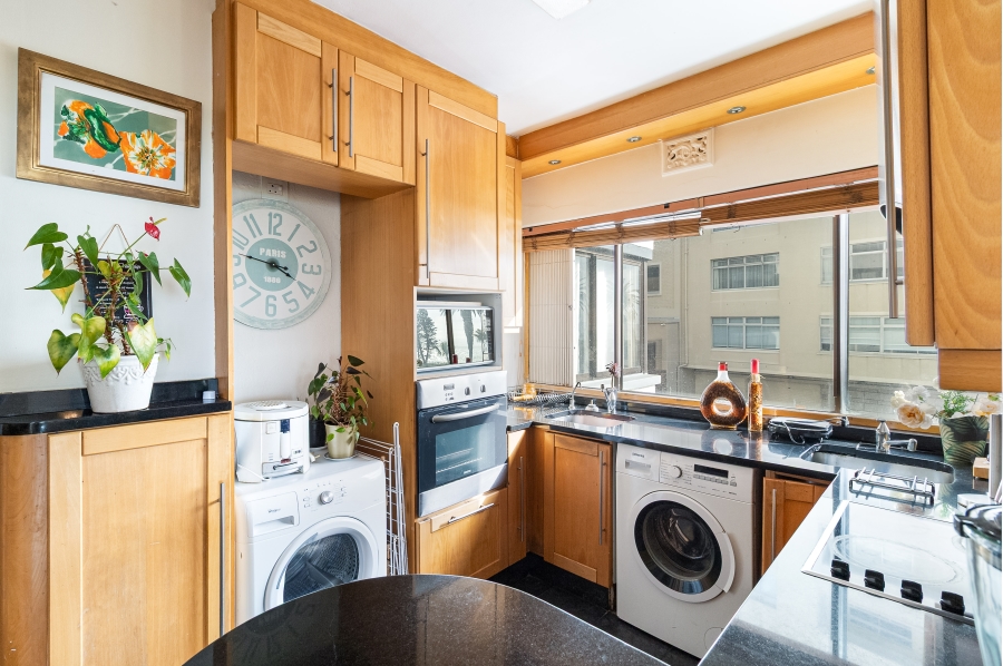 3 Bedroom Property for Sale in Sea Point Western Cape